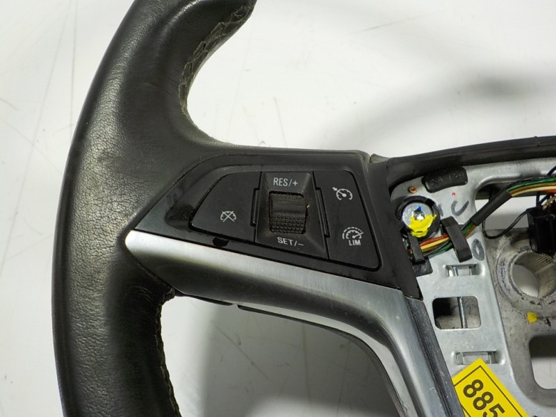 Recambio de volante para opel mokka 1.7 16v cdti referencia OEM IAM 95128851  