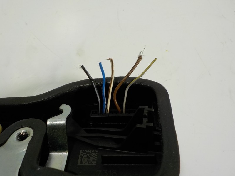 Recambio de cerradura puerta trasera izquierda para bmw x3 (f25) 2.0 turbodiesel referencia OEM IAM 51227276673 7318413 