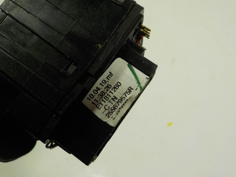 Recambio de mando limpia para dacia sandero 0.9 tce cat referencia OEM IAM 8201168008 255679575R 