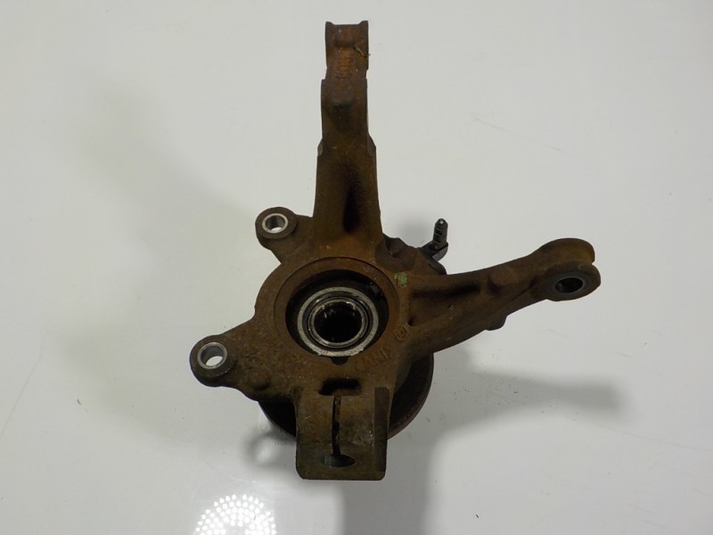 Recambio de mangueta delantera derecha para dacia sandero 0.9 tce cat referencia OEM IAM 400149807R  402027463R
