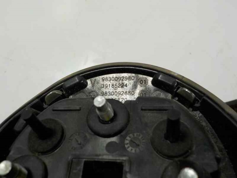 Recambio de maneta porton para opel corsa f 1.2 referencia OEM IAM  9830092980 