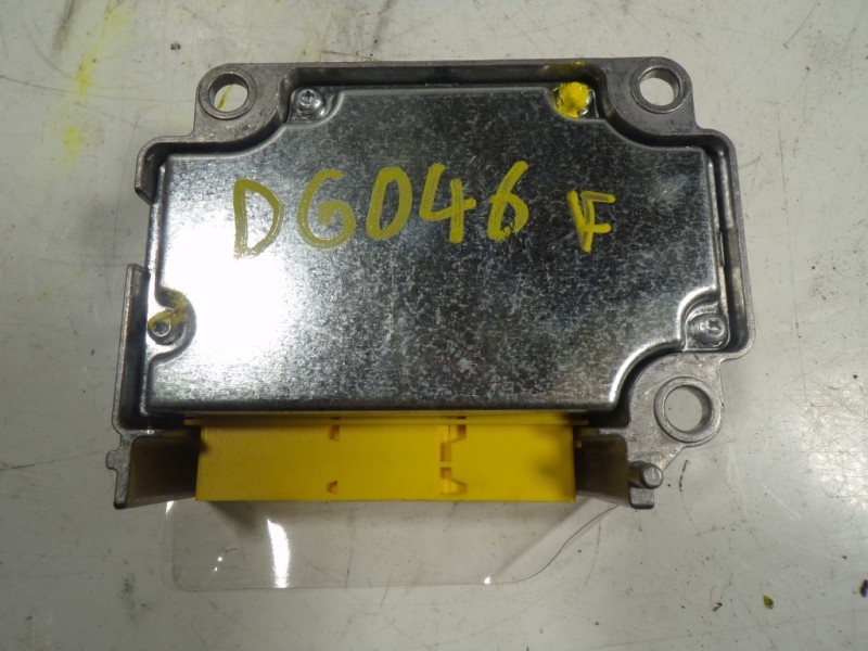Recambio de centralita airbag para mitsubishi outlander (cw0) 2.2 di-d cat referencia OEM IAM 8635A204 8635A204 