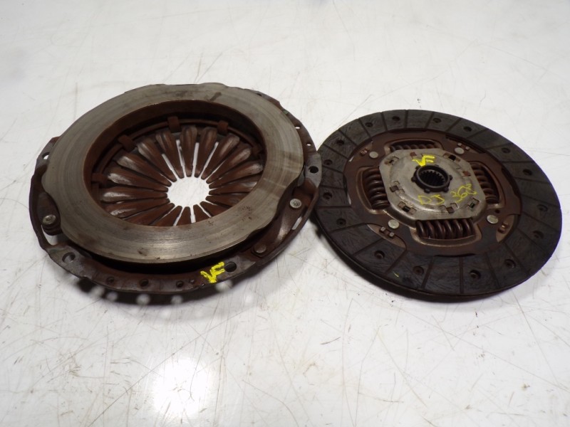 Recambio de kit embrague para fiat fiorino 1.3 16v m-jet cat referencia OEM IAM 55265489 6970510105 