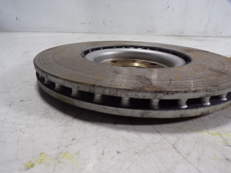 Recambio de disco freno delantero para peugeot 208 (p2) (e-) gt referencia OEM IAM 4249J8  