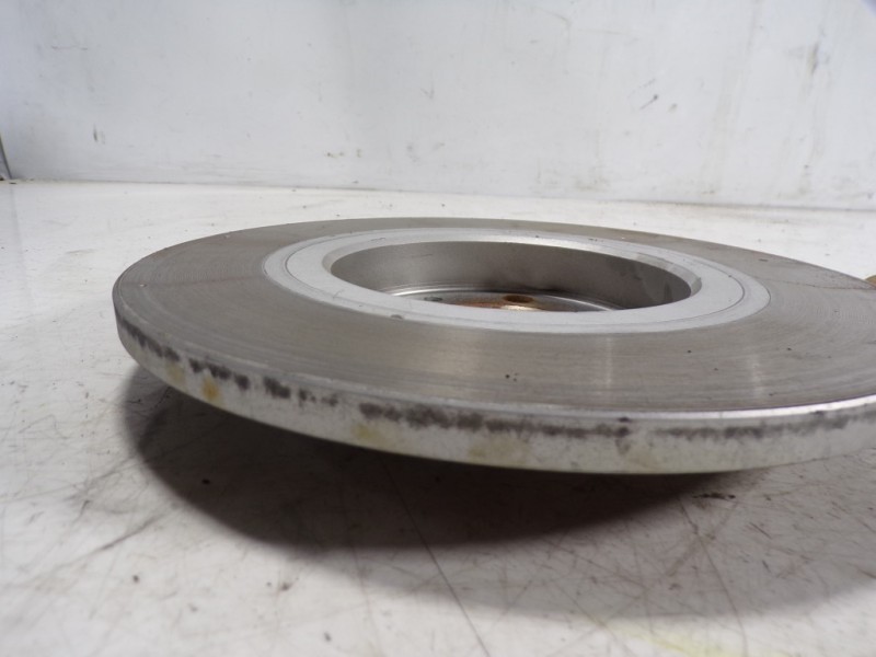 Recambio de disco freno trasero para peugeot 208 (p2) (e-) gt referencia OEM IAM 1670945780  