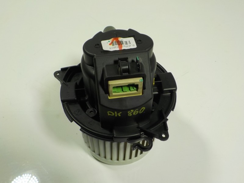 Recambio de motor calefaccion para dacia sandero 0.9 tce cat referencia OEM IAM 272107379R  