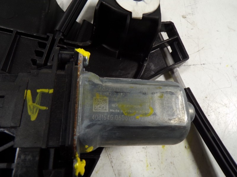 Recambio de elevalunas delantero derecho para peugeot 208 (p2) (e-) gt referencia OEM IAM 9829043380 9829042980 010720231026