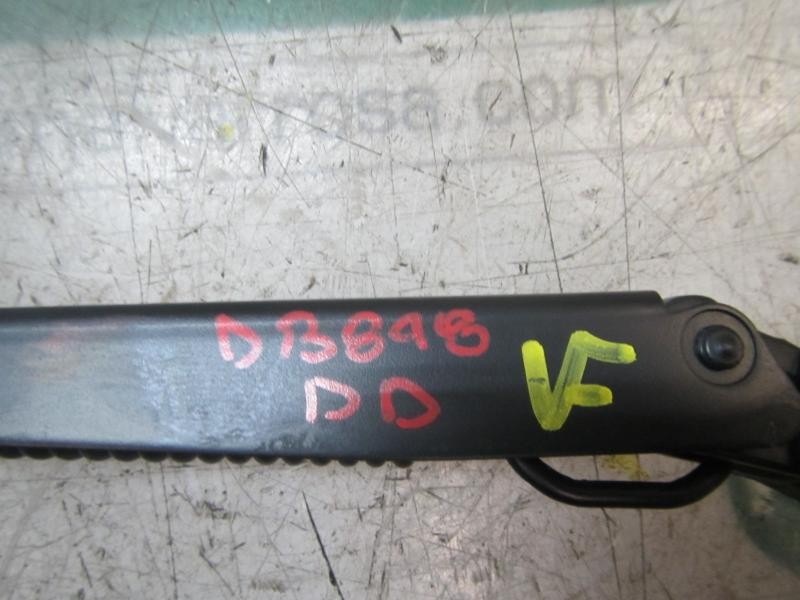 Recambio de brazo limpia delantero derecho para citroën c4 lim. white attraction referencia OEM IAM 6429JF  