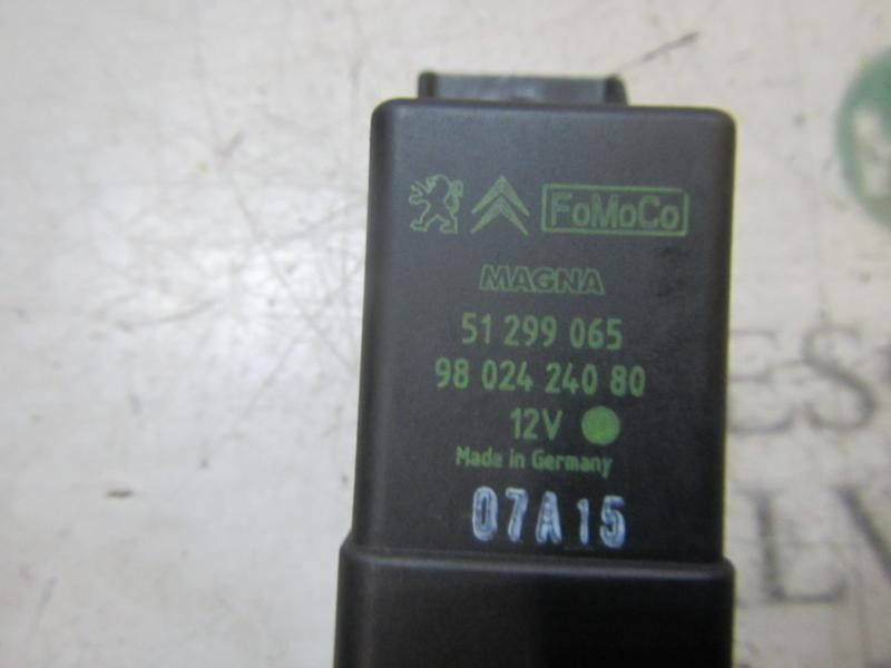 Recambio de caja precalentamiento para citroën c4 lim. white attraction referencia OEM IAM 9802424080 9802424080 