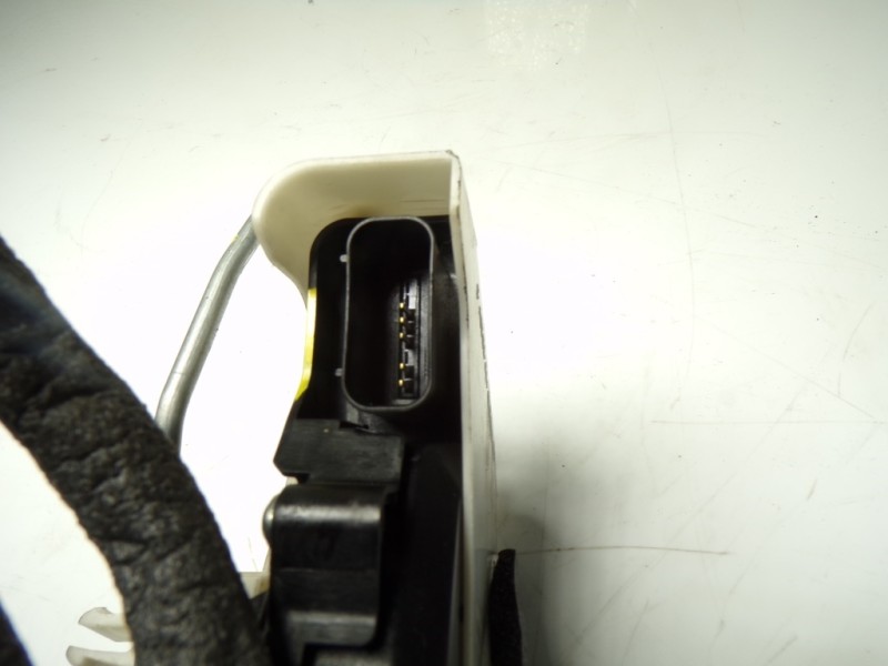 Recambio de cerradura puerta delantera derecha para hyundai santa fe essence 2wd referencia OEM IAM 81320S1020 81320S1020 