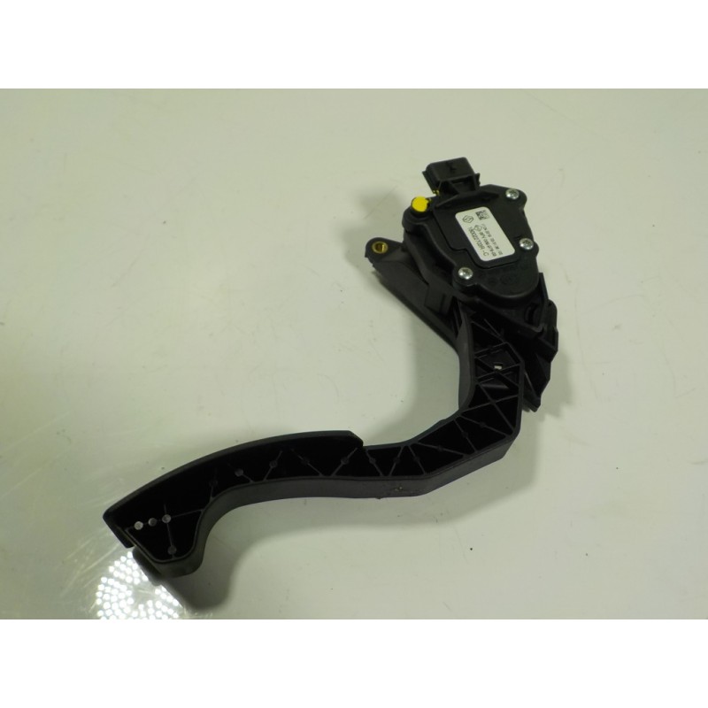 Recambio de potenciometro pedal para dacia sandero 0.9 tce cat referencia OEM IAM 180022703R 180022703R 