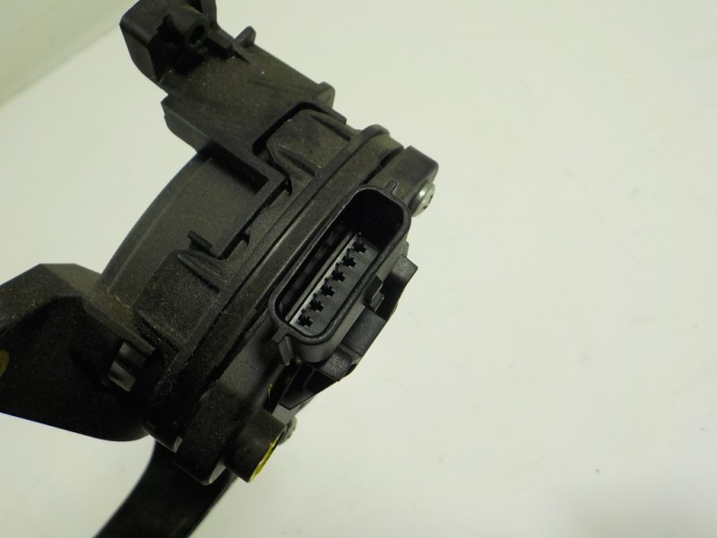 Recambio de potenciometro pedal para dacia sandero 0.9 tce cat referencia OEM IAM 180022703R 180022703R 