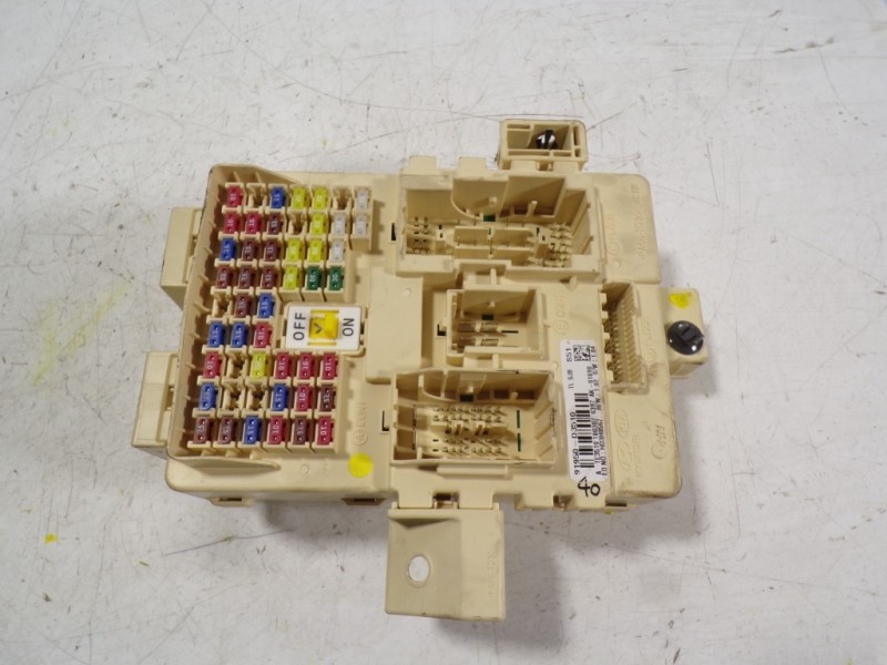 Recambio de caja reles / fusibles para hyundai tucson 1.7 crdi cat referencia OEM IAM 91950D3510 D91950D3510 