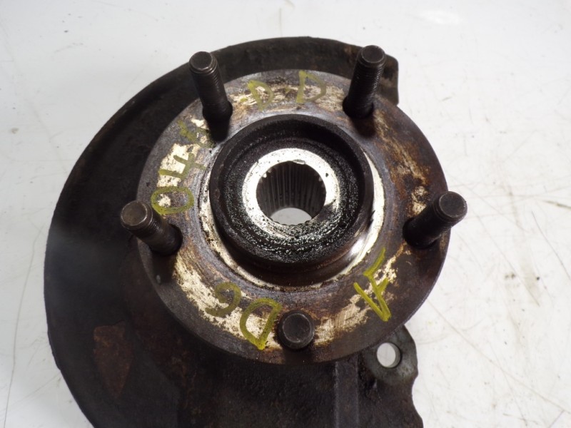 Recambio de mangueta delantera derecha para mitsubishi outlander (cw0) 2.2 di-d cat referencia OEM IAM 3870A008  