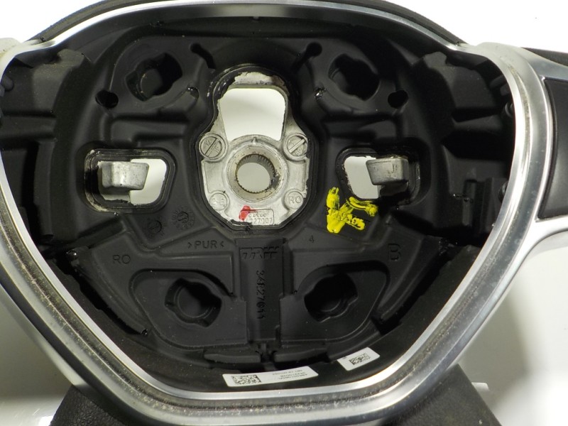 Recambio de volante para dacia sandero 0.9 tce cat referencia OEM IAM 484001085R 484001085R 