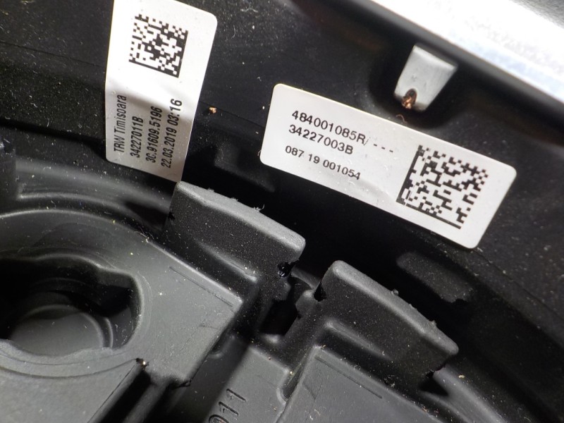 Recambio de volante para dacia sandero 0.9 tce cat referencia OEM IAM 484001085R 484001085R 