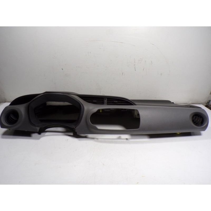 Recambio de salpicadero para toyota yaris 1.0 cat referencia OEM IAM 553020D180C1  739600D111