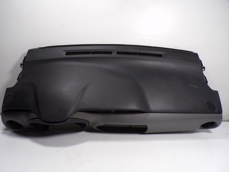 Recambio de salpicadero para toyota yaris 1.0 cat referencia OEM IAM 553020D180C1  739600D111