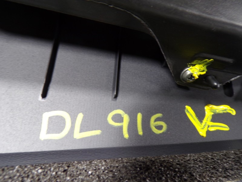 Recambio de salpicadero para toyota yaris 1.0 cat referencia OEM IAM 553020D180C1  739600D111