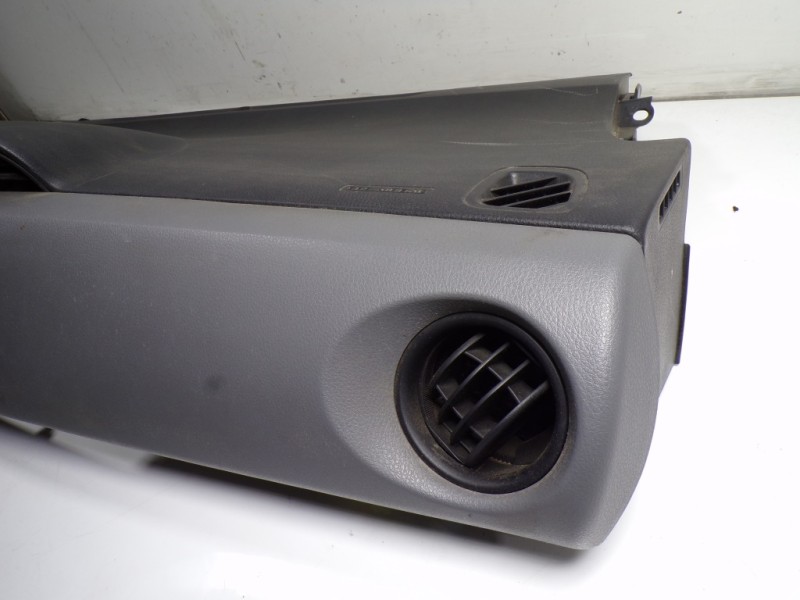 Recambio de salpicadero para toyota yaris 1.0 cat referencia OEM IAM 553020D180C1  739600D111