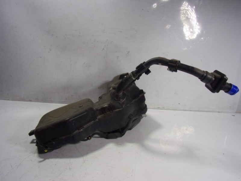 Recambio de deposito aditivo para hyundai santa fe essence 2wd referencia OEM IAM 31550S1900 31550S1900 