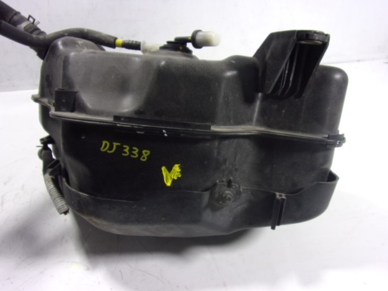 Recambio de deposito aditivo para hyundai santa fe essence 2wd referencia OEM IAM 31550S1900 31550S1900 