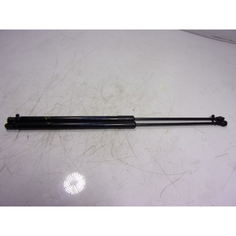 Recambio de amortiguadores maletero / porton para toyota corolla hybrid referencia OEM IAM 6895002191 5576300310N 6896002201