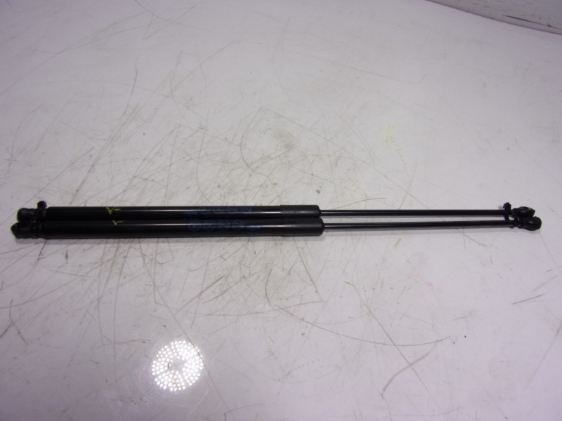 Recambio de amortiguadores maletero / porton para toyota corolla hybrid referencia OEM IAM 6895002191 5576300310N 6896002201