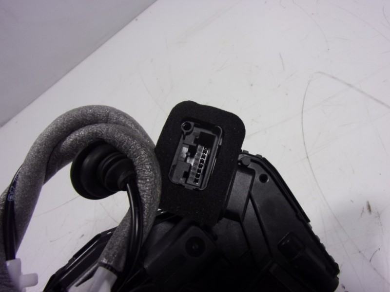 Recambio de cerradura puerta delantera derecha para skoda kodiaq 2.0 tdi referencia OEM IAM 5TB837016A 5TB837016C 