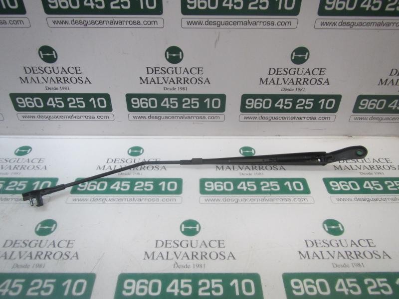 Recambio de brazo limpia delantero derecho para peugeot 207 x-line referencia OEM IAM   