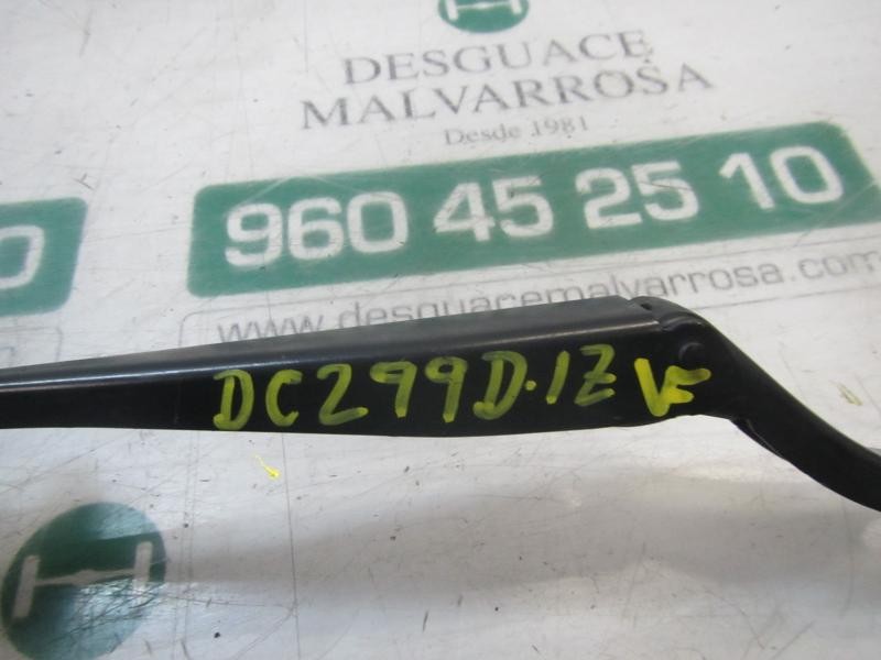 Recambio de brazo limpia delantero izquierdo para peugeot 207 x-line referencia OEM IAM   