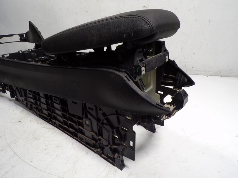 Recambio de apoyabrazos central para alfa romeo stelvio (630) executive 4wd referencia OEM IAM 156151533 7C87752 7C87752