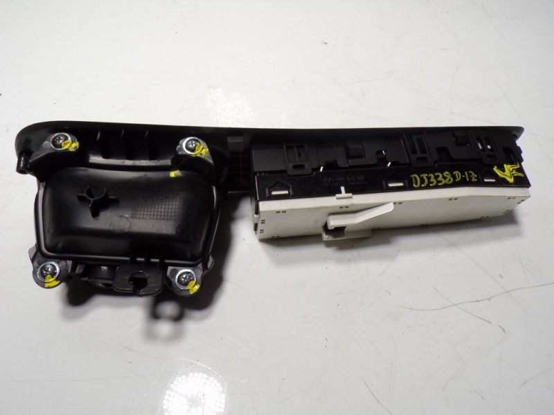 Recambio de mando elevalunas delantero izquierdo para hyundai santa fe essence 2wd referencia OEM IAM 93571S1230NNB 82730S1000NN