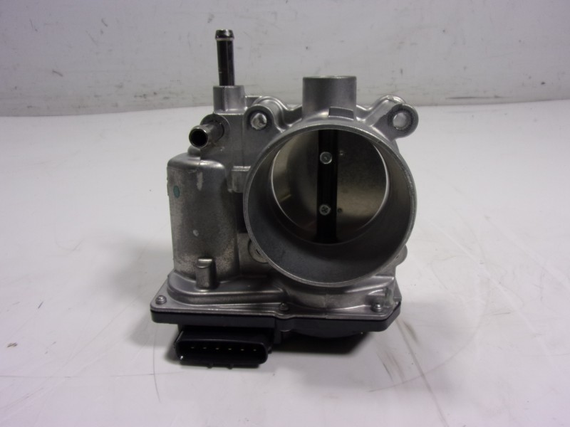 Recambio de caja mariposa para toyota corolla hybrid referencia OEM IAM 220300T110 220300T110 