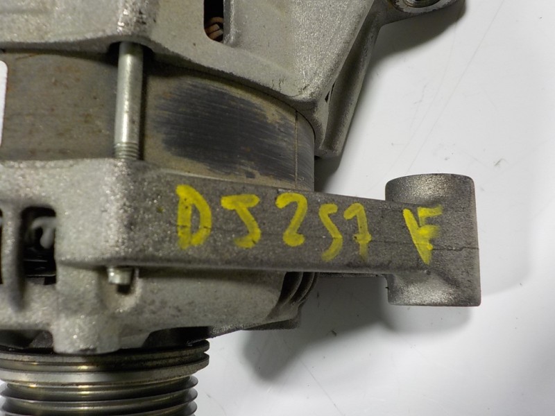 Recambio de alternador para opel corsa e 1.4 referencia OEM IAM 13585664 MS1042113590 