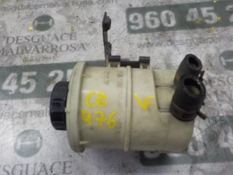 Recambio de deposito servo para dacia sandero 1.6 cat referencia OEM IAM 8200005185  