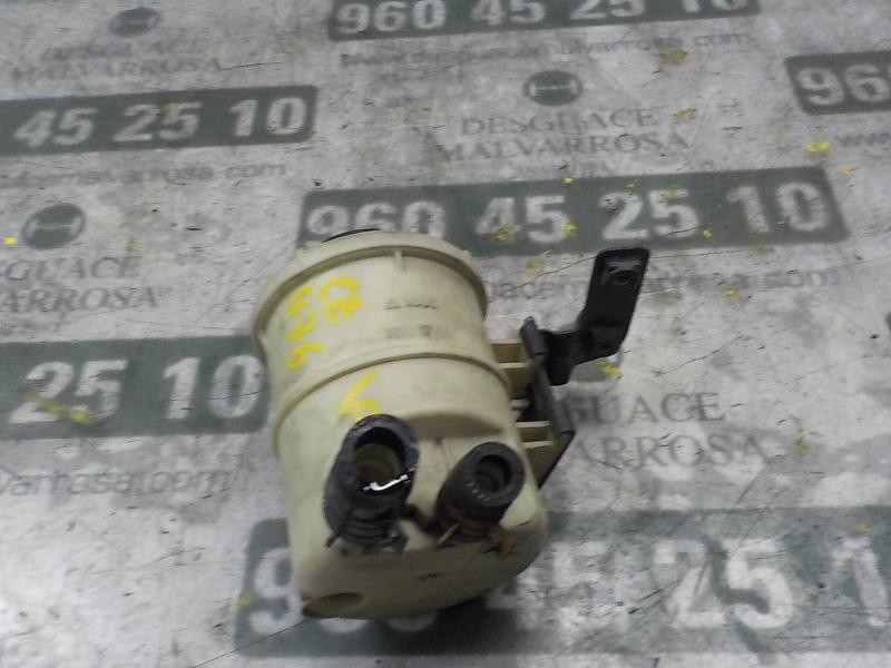 Recambio de deposito servo para dacia sandero 1.6 cat referencia OEM IAM 8200005185  