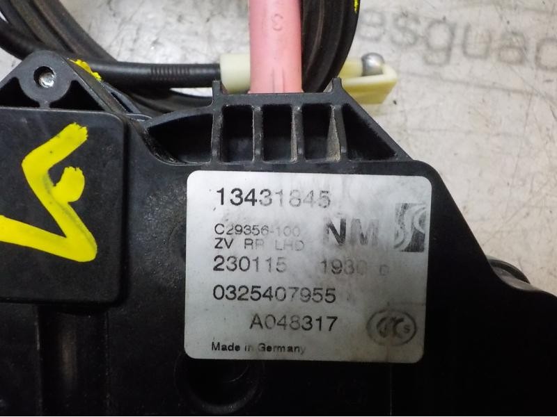 Recambio de cerradura puerta trasera derecha para opel corsa e edition referencia OEM IAM 13431845 13431845 