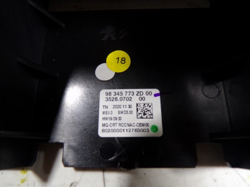 Recambio de pantalla multifuncion para toyota proace city 1.2 12v referencia OEM IAM  98345773ZD 