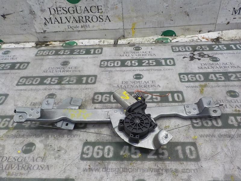 Recambio de elevalunas delantero derecho para dacia sandero 1.6 cat referencia OEM IAM 8200733828  