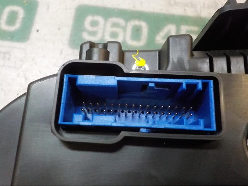 Recambio de cuadro instrumentos para opel corsa e edition referencia OEM IAM 13499775 13499775 