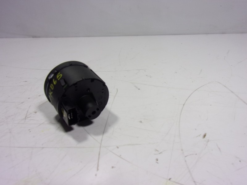 Recambio de mando luces para skoda kodiaq 2.0 tdi referencia OEM IAM 565941431CWHI 565941431C 