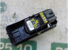 Recambio de mando elevalunas trasero derecho para land rover range rover sport 2.7 td v6 cat referencia OEM IAM YUD501070PVJ YUD 2