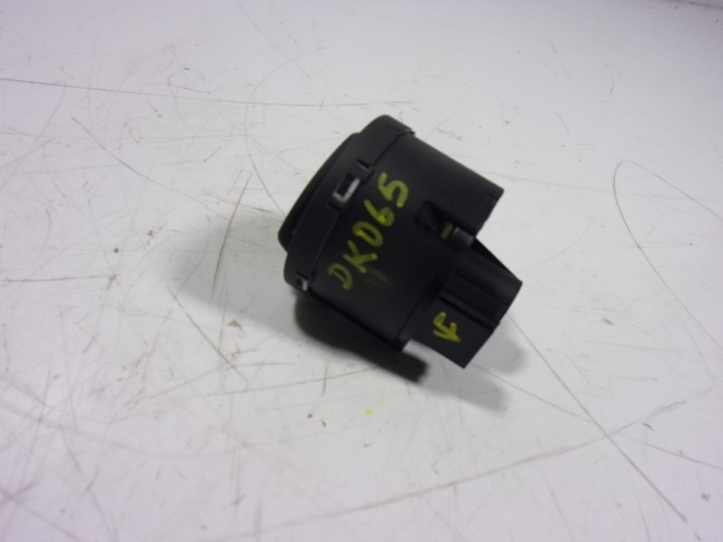 Recambio de mando luces para skoda kodiaq 2.0 tdi referencia OEM IAM 565941431CWHI 565941431C 