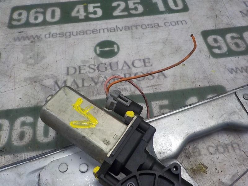 Recambio de elevalunas delantero derecho para dacia sandero 1.6 cat referencia OEM IAM 8200733828  