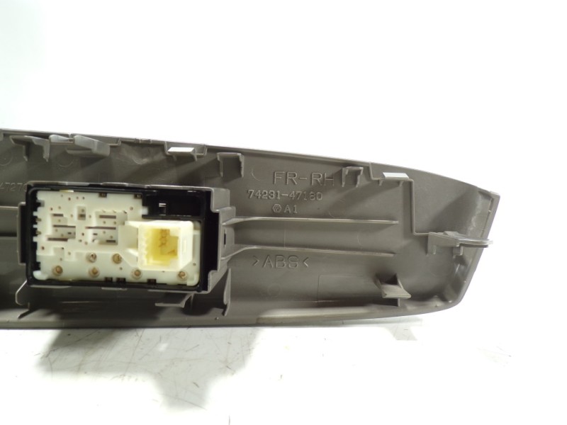 Recambio de mando elevalunas delantero derecho para toyota prius+ 1.8 16v (híbrido) referencia OEM IAM 8481033120 7423147160 