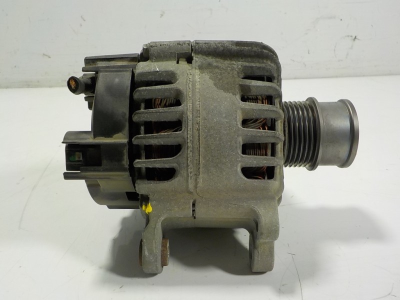 Recambio de alternador para volkswagen polo 1.6 tdi dpf referencia OEM IAM 04E903015 04E903015 