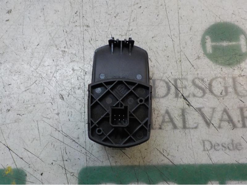 Recambio de mando elevalunas delantero derecho para opel corsa e edition referencia OEM IAM 13430018  