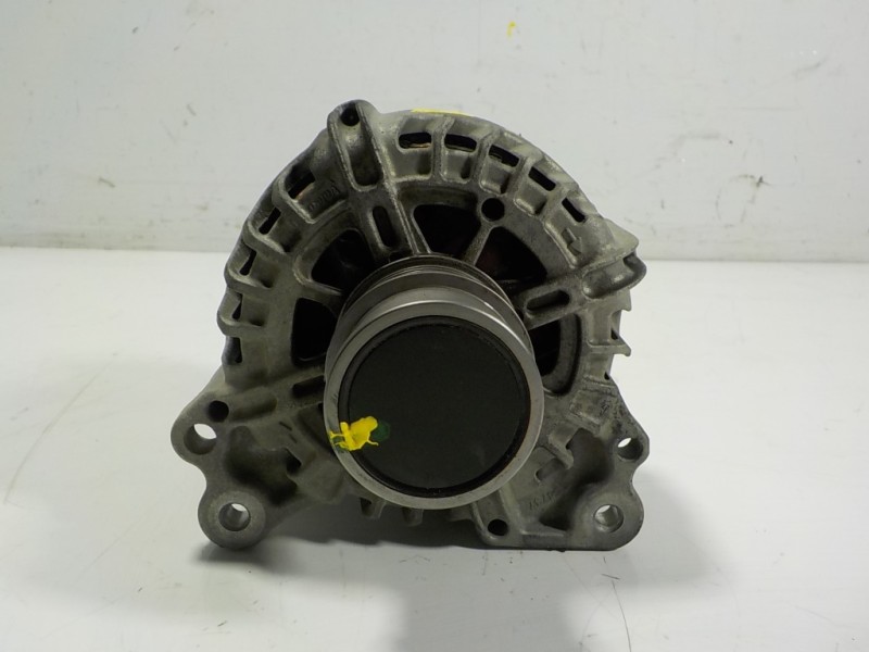Recambio de alternador para volkswagen polo 1.6 tdi dpf referencia OEM IAM 04E903015 04E903015 
