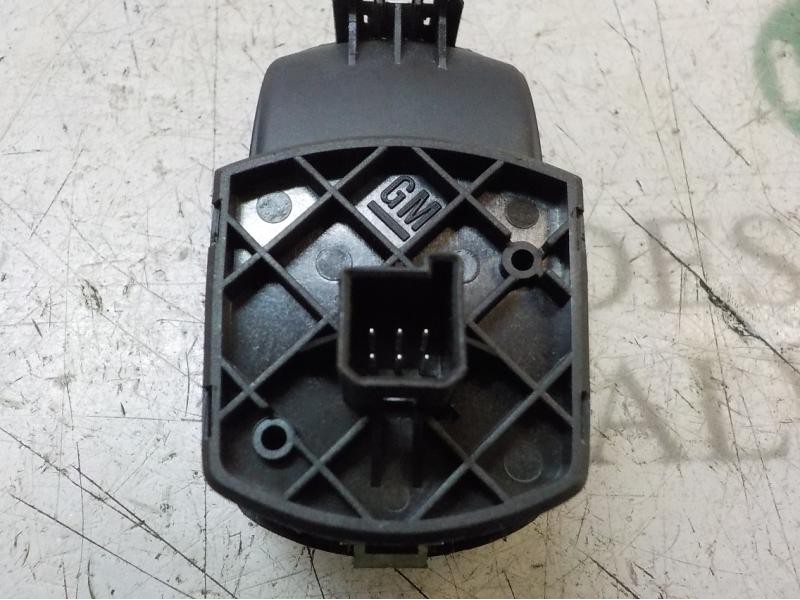 Recambio de mando elevalunas delantero derecho para opel corsa e edition referencia OEM IAM 13430018  